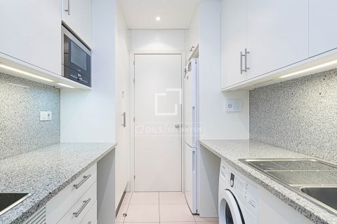 Купить квартиру в Барселона, Испания с 3 спальни, 82м², № 8636 - фото 2