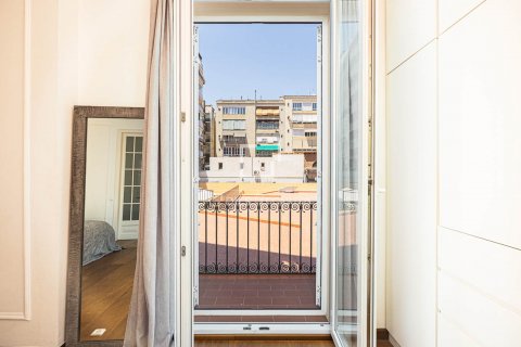 4 bedrooms apartment for rent in Barcelona, Catalonia, Spain № 8631 - photo 27