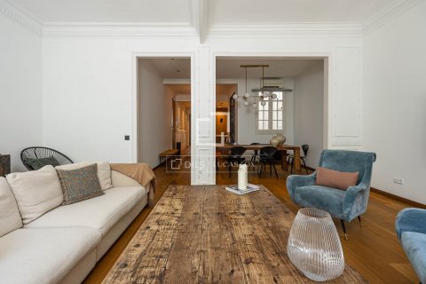 4 bedrooms apartment for rent in Barcelona, Catalonia, Spain № 8631 - photo 4