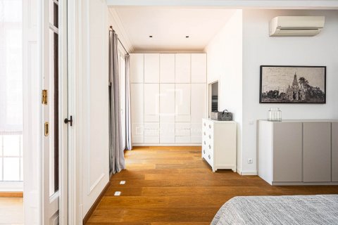 4 bedrooms apartment for rent in Barcelona, Catalonia, Spain № 8631 - photo 22