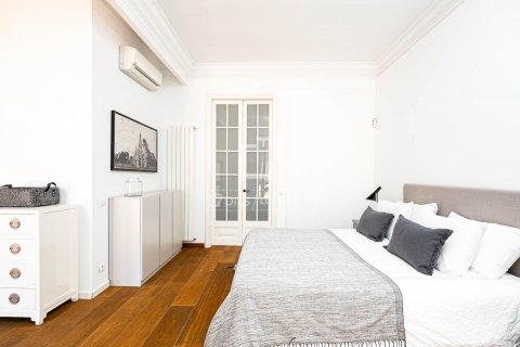 4 bedrooms apartment for rent in Barcelona, Catalonia, Spain № 8631 - photo 21