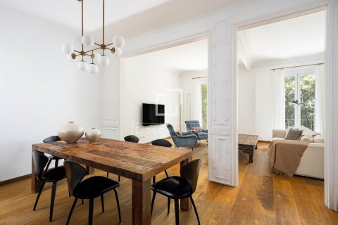 4 bedrooms apartment for rent in Barcelona, Catalonia, Spain № 8631 - photo 2