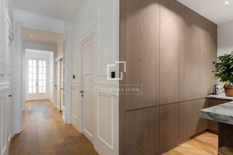 4 bedrooms apartment for rent in Barcelona, Catalonia, Spain № 8631 - photo 28