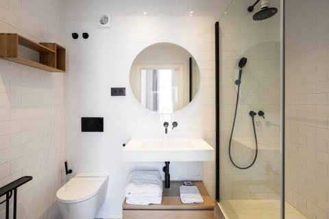 4 bedrooms apartment for rent in Barcelona, Catalonia, Spain № 8631 - photo 25