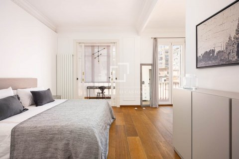 4 bedrooms apartment for rent in Barcelona, Catalonia, Spain № 8631 - photo 19