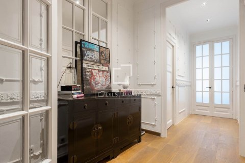 4 bedrooms apartment for rent in Barcelona, Catalonia, Spain № 8631 - photo 18