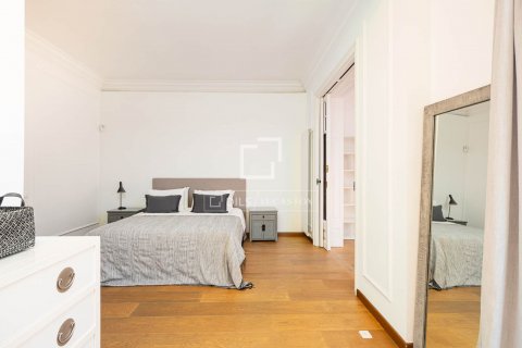 4 bedrooms apartment for rent in Barcelona, Catalonia, Spain № 8631 - photo 24