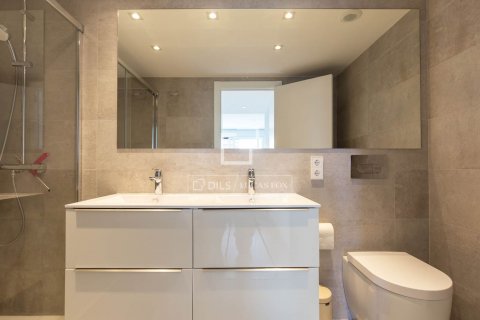 Villa de 5 dormitorios en alquiler en Esplugues de Llobregat, Barcelona, Cataluña, Spain № 8635 - foto 28
