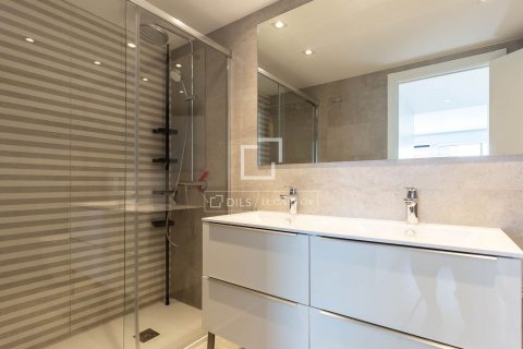 Villa de 5 dormitorios en alquiler en Esplugues de Llobregat, Barcelona, Cataluña, Spain № 8635 - foto 29