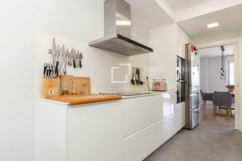 Villa de 5 dormitorios en alquiler en Esplugues de Llobregat, Barcelona, Cataluña, Spain № 8635 - foto 18