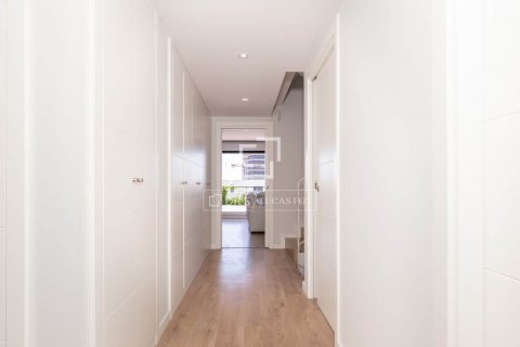 Villa de 5 dormitorios en alquiler en Esplugues de Llobregat, Barcelona, Cataluña, Spain № 8635 - foto 16
