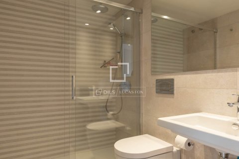 Villa de 5 dormitorios en alquiler en Esplugues de Llobregat, Barcelona, Cataluña, Spain № 8635 - foto 20