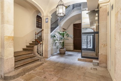 3 bedrooms apartment for sale in Barcelona, Catalonia, Spain № 8555 - photo 2