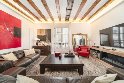 3 bedrooms apartment for sale in Barcelona, Catalonia, Spain № 8555 - photo 4