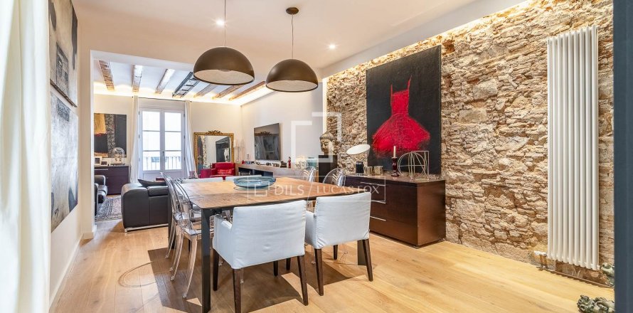 3 bedrooms apartment for sale in Barcelona, Catalonia, Spain № 8555