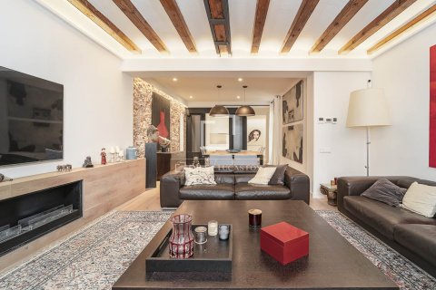 3 bedrooms apartment for sale in Barcelona, Catalonia, Spain № 8555 - photo 6