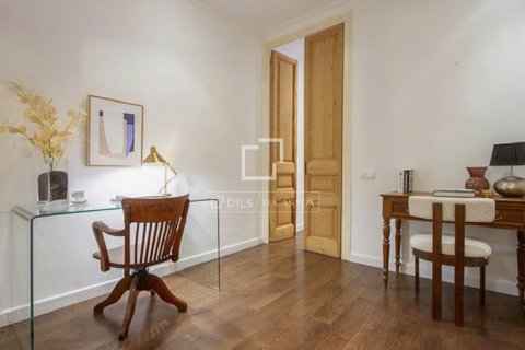 2 bedrooms apartment for sale in Barcelona, Catalonia, Spain № 8558 - photo 14