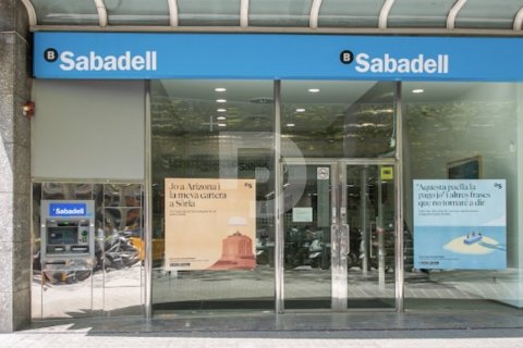 242 sq.m. commercial property for sale in L'Eixample, Barcelona, Catalonia, Spain № 3712