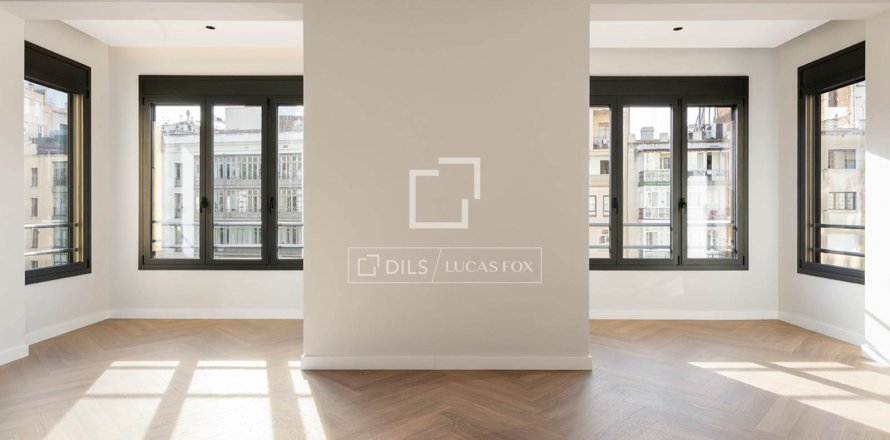 3 bedrooms apartment for sale in Barcelona, Catalonia, Spain № 4155