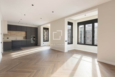 3 bedrooms apartment for sale in Barcelona, Catalonia, Spain № 4155 - photo 2