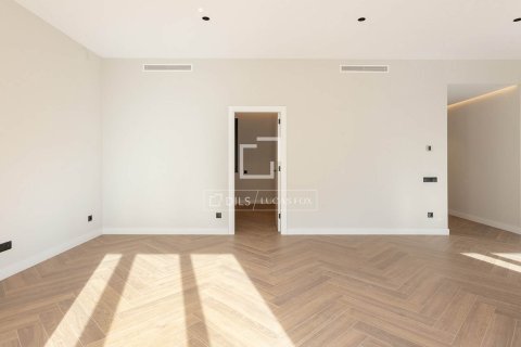 3 bedrooms apartment for sale in Barcelona, Catalonia, Spain № 4155 - photo 14