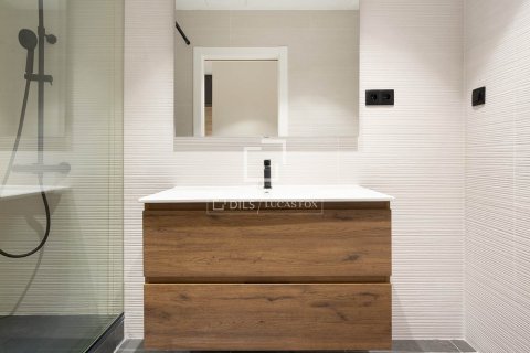 2 bedrooms apartment for sale in Barcelona, Catalonia, Spain № 4157 - photo 15