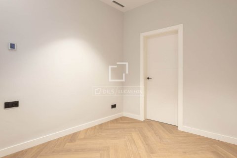 2 bedrooms apartment for sale in Barcelona, Catalonia, Spain № 4157 - photo 19