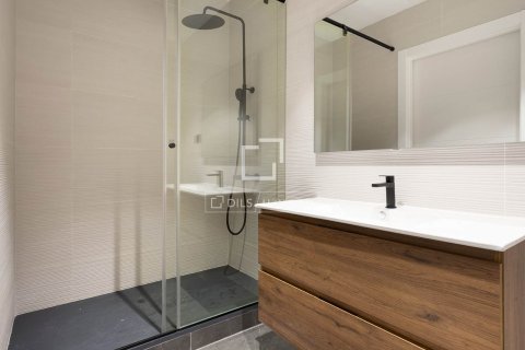 2 bedrooms apartment for sale in Barcelona, Catalonia, Spain № 4157 - photo 16