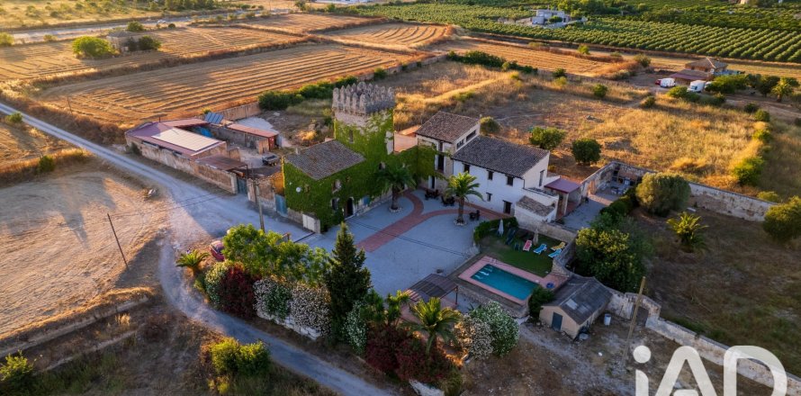 8 bedrooms castles for sale in Tortosa, Tarragona, Catalonia, Spain № 8469