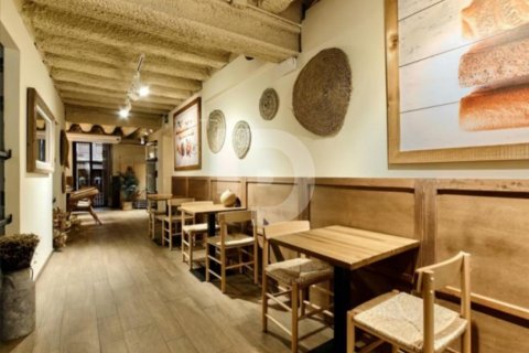 154 sq.m. cafe / restaurant for sale in Ciutat Vella, Barcelona, Catalonia, Spain № 5158 - photo 2