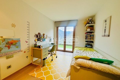 4 bedrooms apartment for sale in Principado De Andorra (Ninguna Poblacion Tiene C.P.), Lleida, Catalonia, Spain № 5286 - photo 13