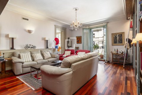 3 bedrooms apartment for sale in Barcelona, Catalonia, Spain № 8811 - photo 6