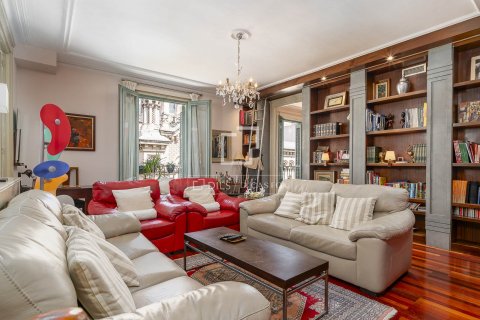 3 bedrooms apartment for sale in Barcelona, Catalonia, Spain № 8811 - photo 8