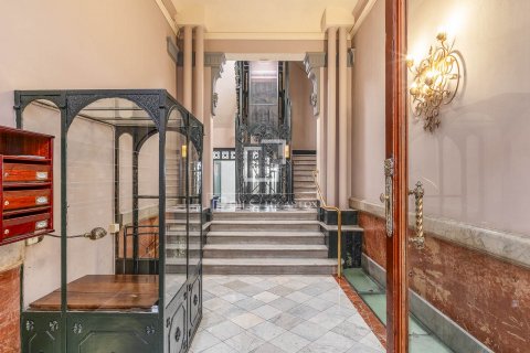 3 bedrooms apartment for sale in Barcelona, Catalonia, Spain № 8811 - photo 2