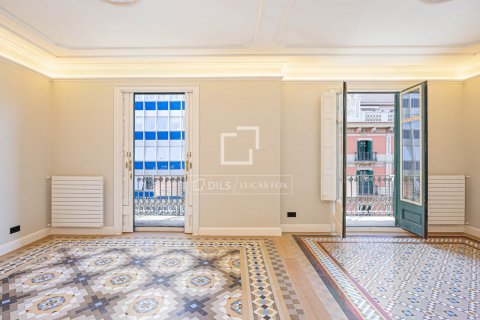 3 chambres apartment à vendre à Barcelona, Catalonia, Spain № 8814 - photo 3