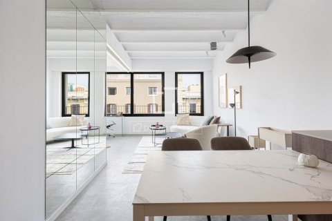 2 bedrooms apartment for sale in Barcelona, Catalonia, Spain № 8488 - photo 3