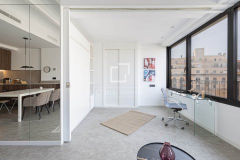 2 bedrooms apartment for sale in Barcelona, Catalonia, Spain № 8488 - photo 18