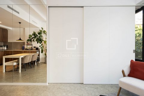 2 bedrooms apartment for sale in Barcelona, Catalonia, Spain № 8497 - photo 6