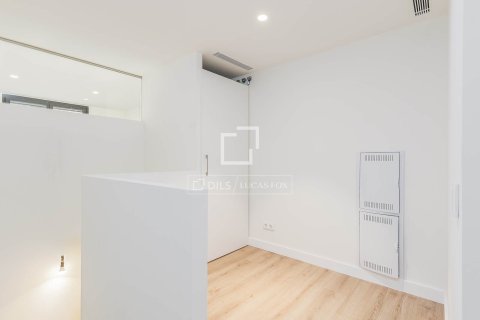 2 bedrooms apartment for sale in Barcelona, Catalonia, Spain № 4289 - photo 19