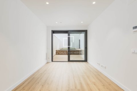 2 bedrooms apartment for sale in Barcelona, Catalonia, Spain № 4289 - photo 2