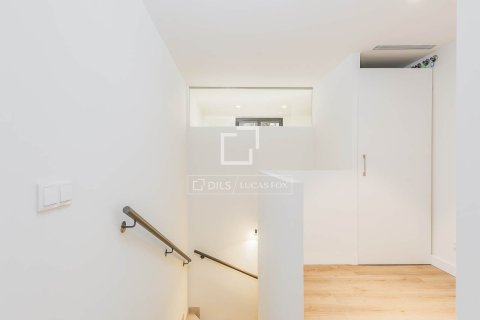2 bedrooms apartment for sale in Barcelona, Catalonia, Spain № 4289 - photo 18
