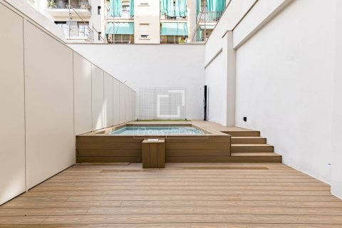 2 bedrooms apartment for sale in Barcelona, Catalonia, Spain № 4289 - photo 4