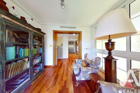 5 bedrooms house for sale in Salou, Tarragona, Catalonia, Spain № 4673 - photo 17