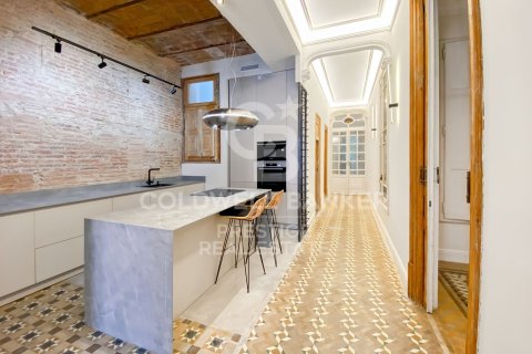 Apartamento de 3 dormitorios en venta en Barcelona, Cataluña, Spain № 5672 - foto 4