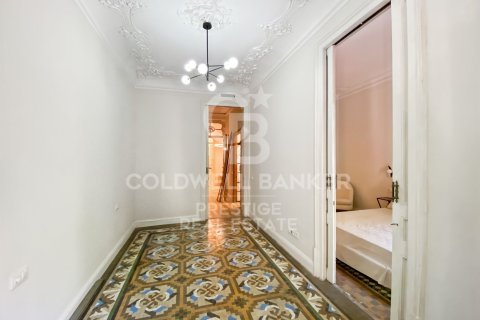 Apartamento de 3 dormitorios en venta en Barcelona, Cataluña, Spain № 5672 - foto 11