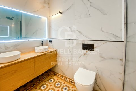 Apartamento de 3 dormitorios en venta en Barcelona, Cataluña, Spain № 5672 - foto 7