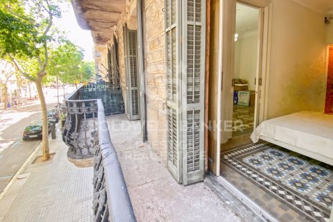 Apartamento de 3 dormitorios en venta en Barcelona, Cataluña, Spain № 5672 - foto 9