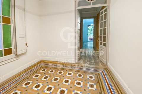 Apartamento de 3 dormitorios en venta en Barcelona, Cataluña, Spain № 5672 - foto 12
