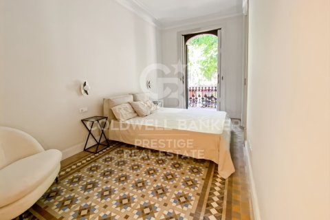 Apartamento de 3 dormitorios en venta en Barcelona, Cataluña, Spain № 5672 - foto 19