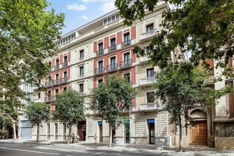 4 bedrooms apartment for sale in Barcelona, Catalonia, Spain № 8294 - photo 24